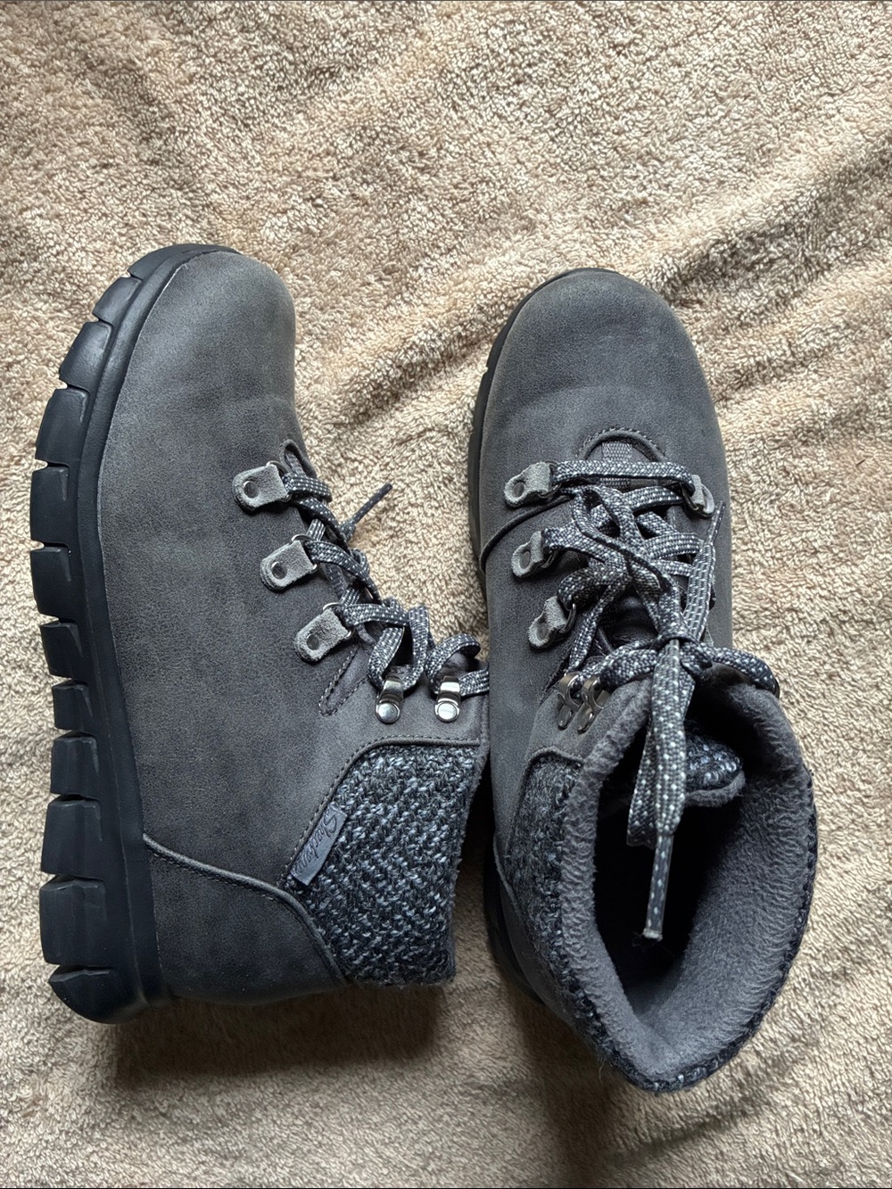 Skechers 8Women's Gray Lace-Up Ankle Booties